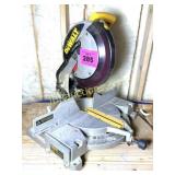 DEWALT  12' COMPOUND MITRE SAW