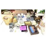 FIGURINES, SEALS, DECORATIONS