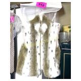 XL WOMENS FAUX FUR VEST