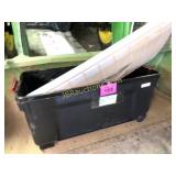 LARGE PLASTIC TOTE W LID