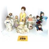 FIGURINES