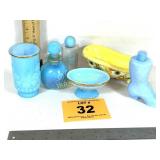 AVON BATHROOM SET COLLECTIBLES AND TUB
