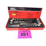 MASTER MECHANIC 27PC 3/8' DRIVE SAE/METRIC SOCKET