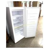 THOMSON 6.5 UPRIGHT FREEZER NICE!
