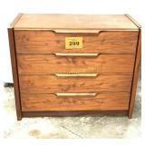 SET OF DRAWERS