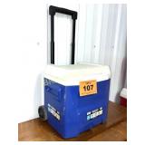 IGLOO SMALL ICE CHEST WITH HANDLE AND WHEELS