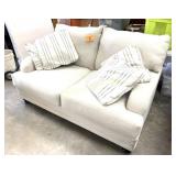 JACKSON FURNITURE 2024 LOVESEAT W PILLOWS NICE