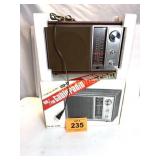 RADIO SHACK REALISTIC AM/FM RADIO LOOKS NEW! VINTE