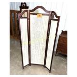DRESSING SCREEN