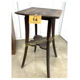 ANTIQUE LAMP TABLE