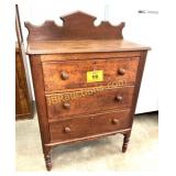 ANTIQUE CHEST OF DRAWERS - DAMAGE ON BACK LEGS