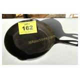 1058 CAST IRON SKILLET