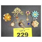 ASSORTED BROOCHES - JEWELRY - COSTUME