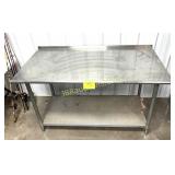SS GAME CLEANING / RESTAURANT TABLE LIP ON BACK