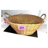 LARGE LAUNDRY BASKET