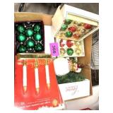 NICE BOX OF CHRISTMAS DECORATIONS