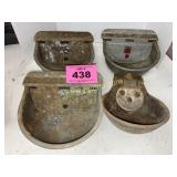 ANIMAL FEEDER / WATERERS