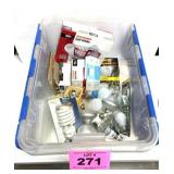 PLASTIC TOTE OF LIGHT BULBS