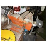 BENCH VISE