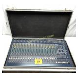 BEHRINGER EURODESK MX 3282A 32 CHANNEL MIXING CON