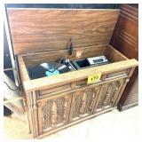 MAGNAVOX CONSOLE STEREO - 8-TRACK/PHONO NOT WORKIN