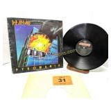 DEF LEPPARD PYROMANIA 1983