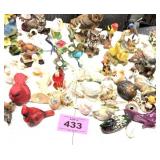 LARGE LOT OF FINGURINES, ANIMALS
