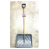 SNOW SHOVEL
