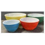 1940s Vintage Pyrex Mixing Bowl Set