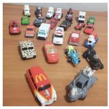 (25) Hot Wheels With Case