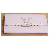 *READ BELOW* Louis Vuitton Wallet