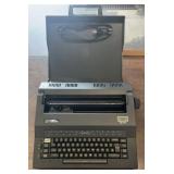 Smith Corona SE100 Electric Typewriter