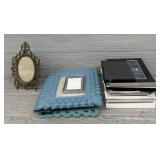 (11) Various Picture Frames