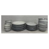 28-Piece Dinnerware Set