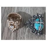 (2) Vintage Stretch Rings
