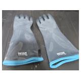 Pair of Deyan Safety Protection 8/M Gloves