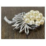 Crown Trifari Mid Century Vintage Pin Brooch