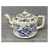 Vintage Sadler 'Blue Onionï¿½ Pattern Tea Pot