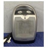 Small Oscillating Lasko Heater