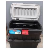 Rubbermaid  & Tote With Lid