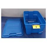 Rubbermaid Tote With Lid