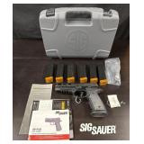 Sig Sauer P320 9mm Pistol w/ 6 Clips