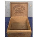 Brooks & Co's Wood Coronas Box