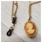 Vintage Style Cameo Glasses Chain Holder