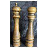 Vtg MCM Solid Wood Salt & Pepper Grinders