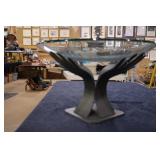 metal and glass sculpted >>