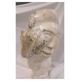 I see two faces, no information with it>>