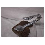 Cadillac hood ornament >>
