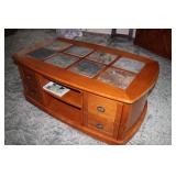 matching slate top living room>>