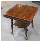 ca 1900 oak lamp table with >>
